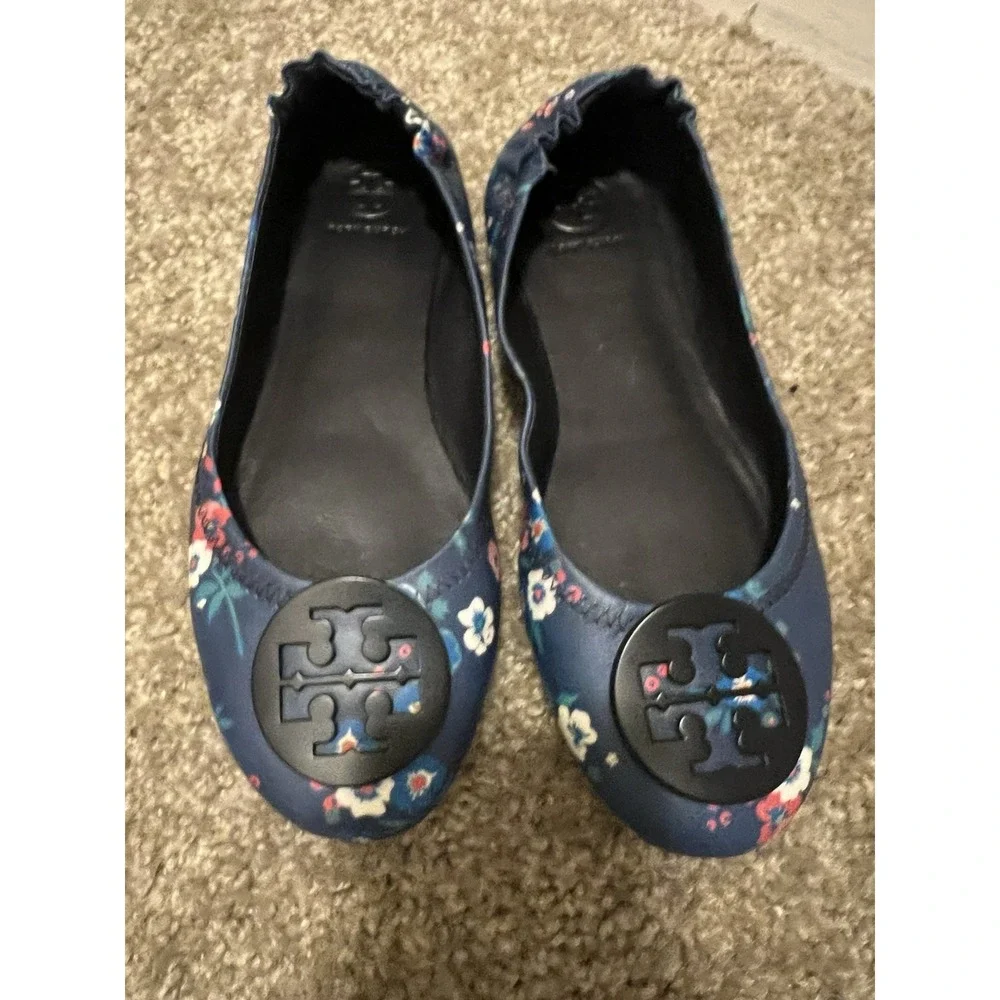 Tory Burch Minnie Travel Ballet Flats Navy Blue Floral Leather Logo Shoes 7